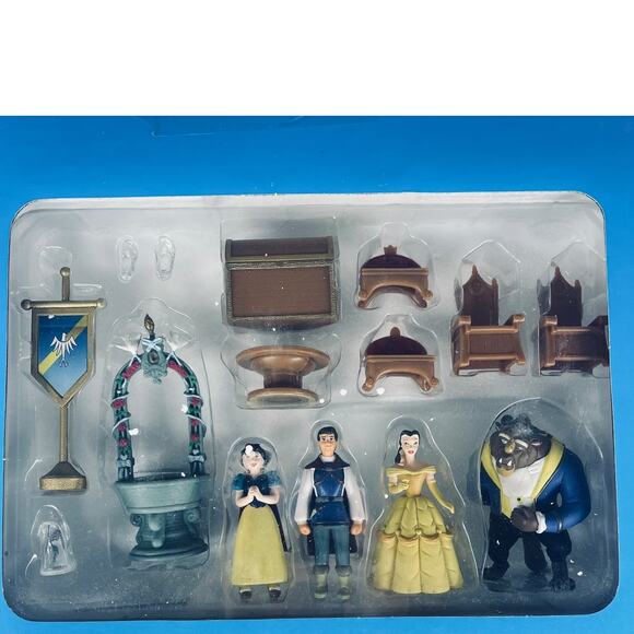 NEW Disney World CASTLE PLAYSET Cinderella Princess Friends Figurines Lights LG - Picture 6 of 16